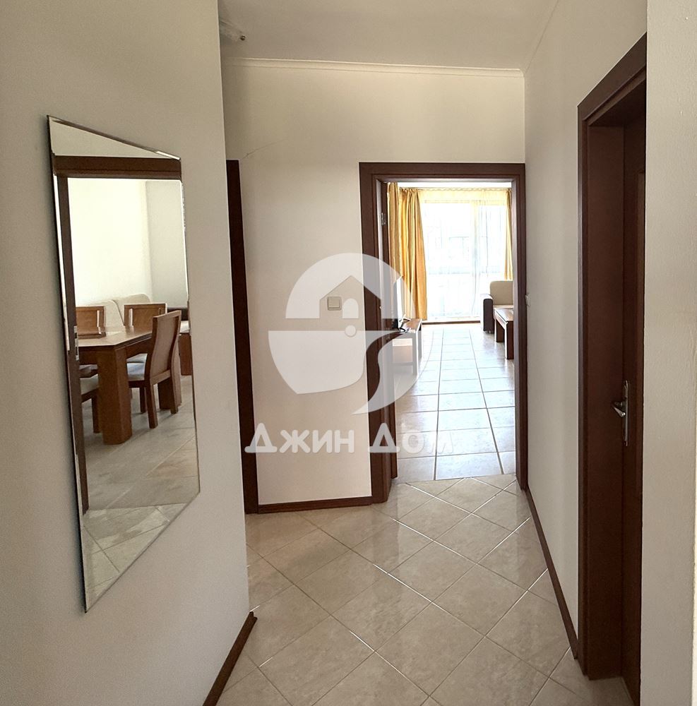 Просторен тристаен апартамент в к-с „Бей Вю Вилас“, с. Кошарица - 0