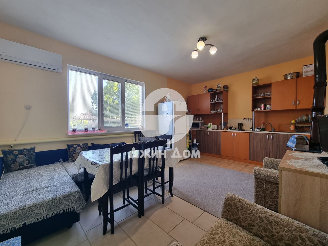 Едноетажна къща с двор в село Винарско, обл. Бургас - 0