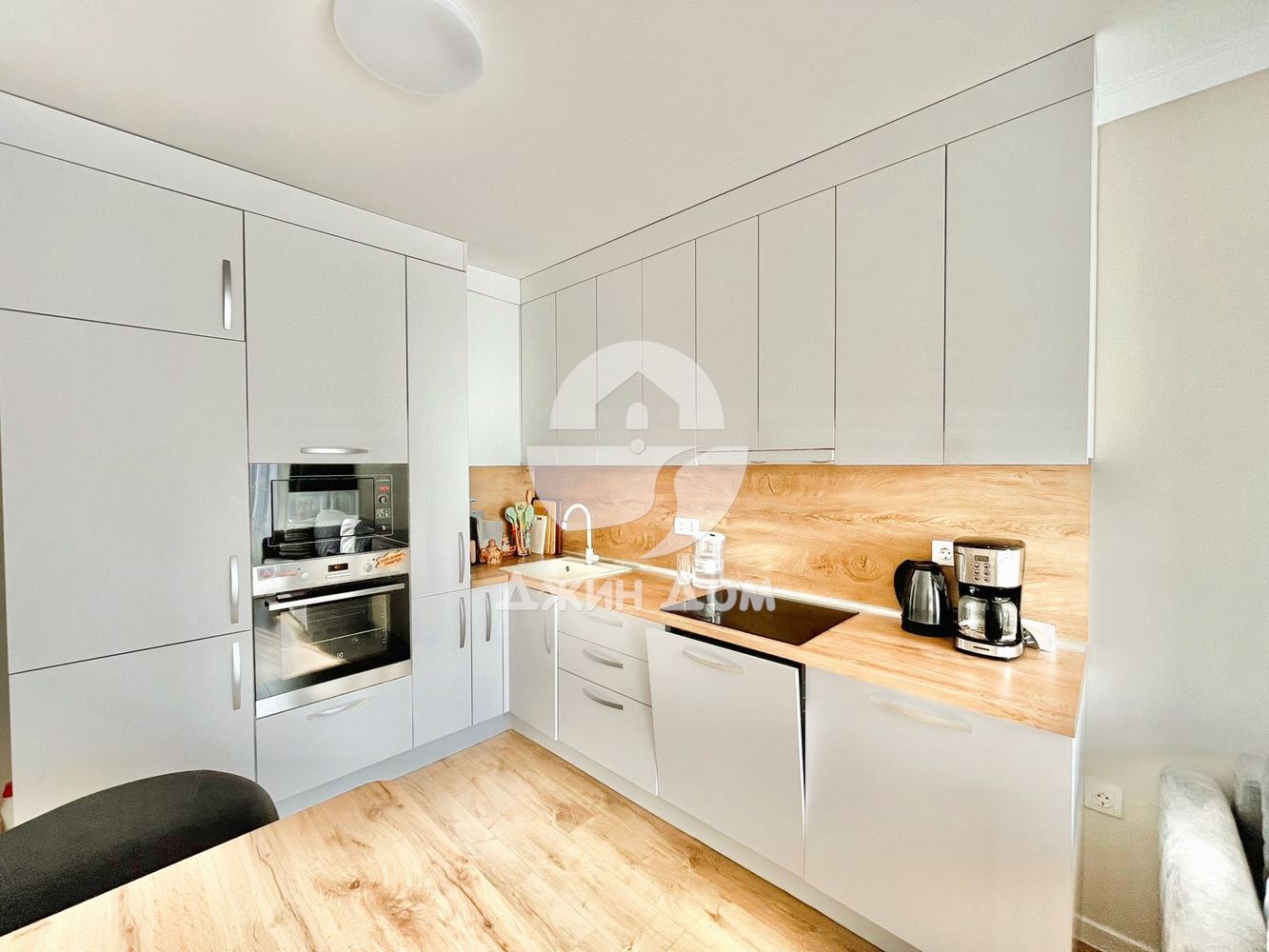 Просторен стилен тристаен мезонет в к-с „Белисити“, с. Равда - 0