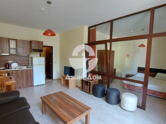 Двустаен апартамент в к-с „Роуз Вилидж“, к.к. Слънчев бряг - 0