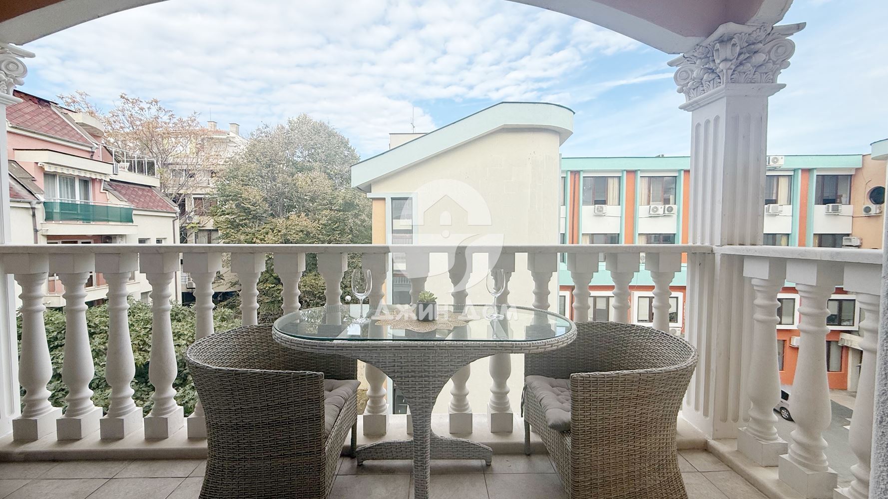 Едностаен апартамент в к-с „Валенсия Гардънс“, гр. Несебър - 0