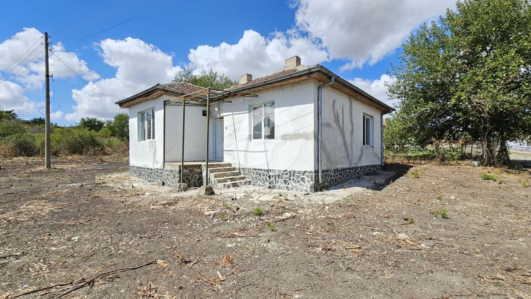 Едноетажна къща в с. Дюлево, обл. Бургас - 0