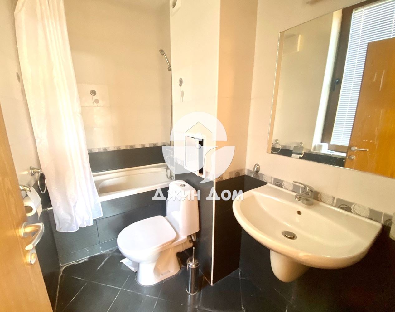 Тристаен апартамент в к-с „Райска градина“, гр. Свети Влас - 0