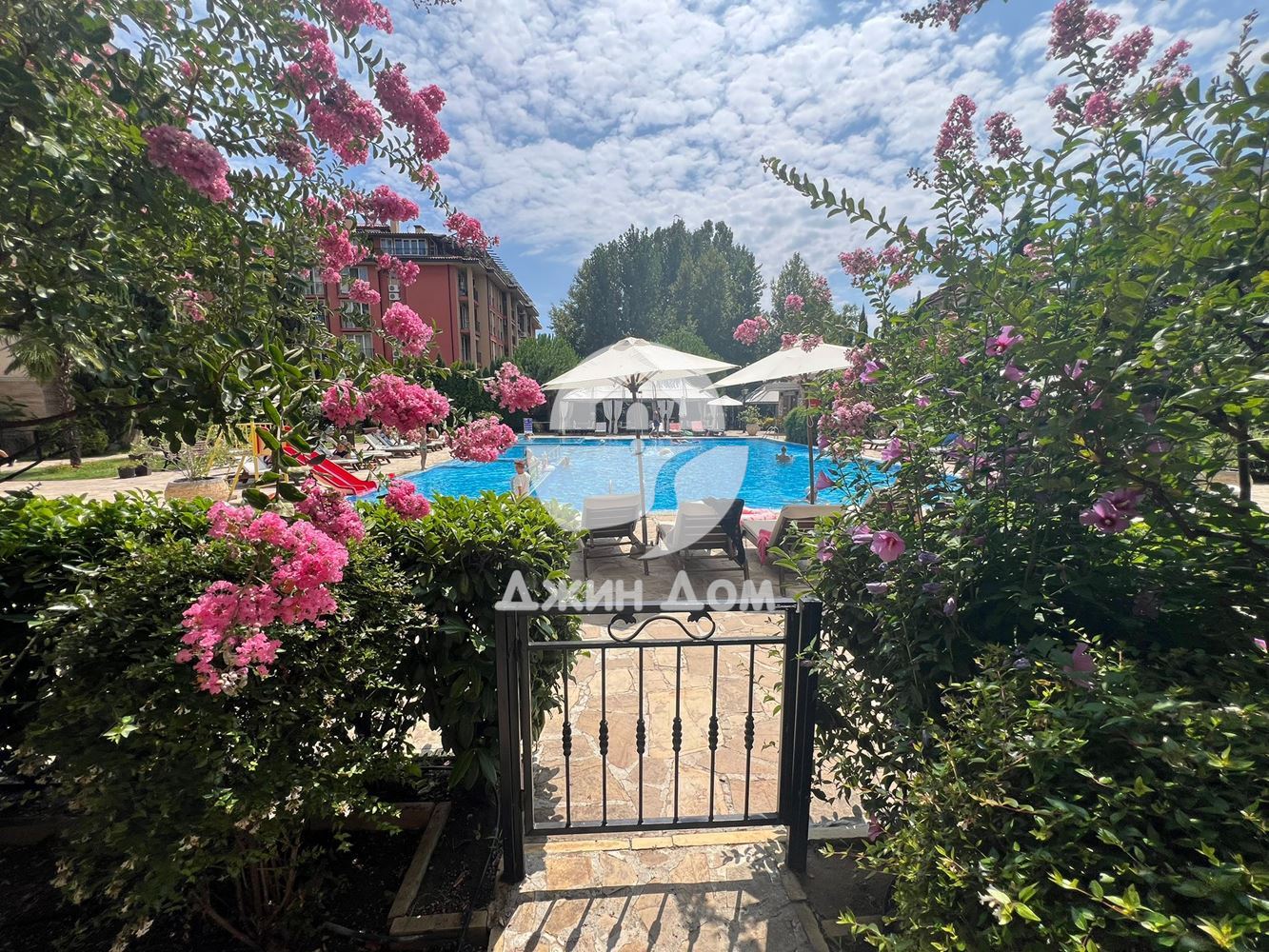 Обзаведен двустаен апартамент в к-с „Слънце и Море“, к.к. Слънчев бряг - 0