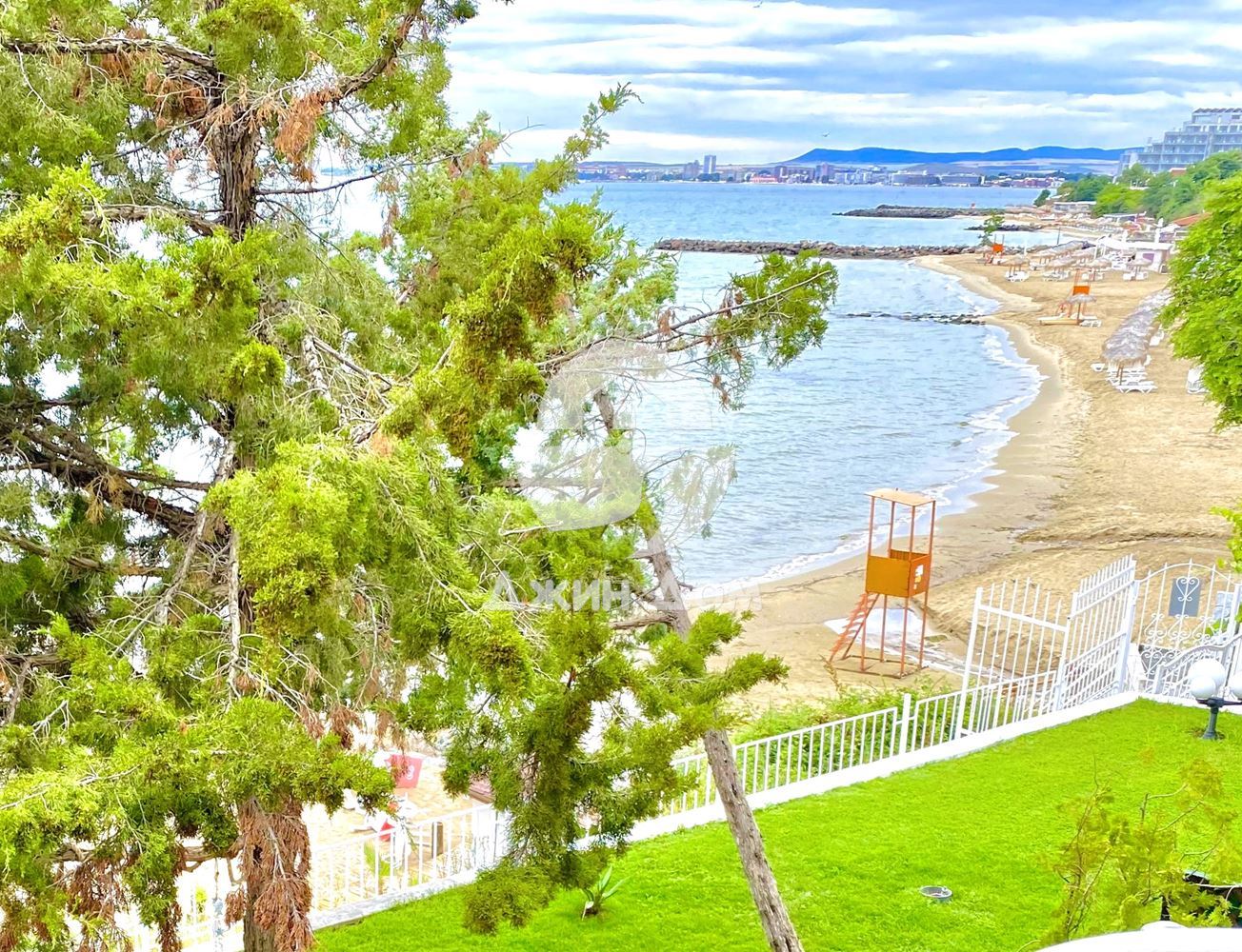 Двустаен апартамент с ПАНОРАМА МОРЕ в к-с Сън Палас, гр. Свети Влас - 0