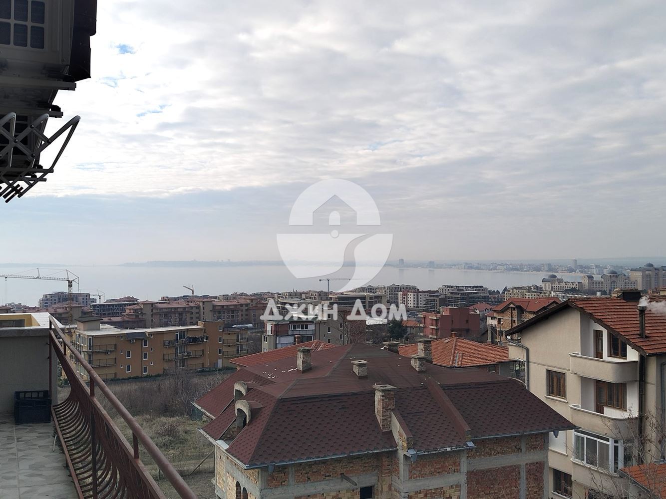 Двустаен апартамент в жилищна сграда с ПАНОРАМА МОРЕ, гр. Свети Влас - 0