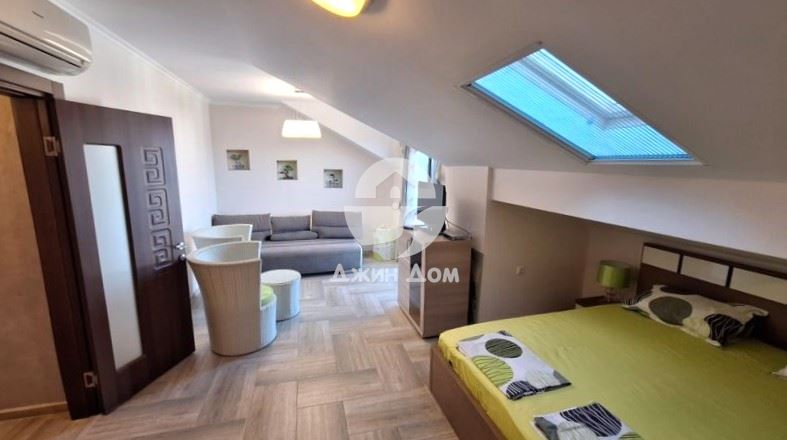 Двуетажна къща с ГЛЕДКА МОРЕ в м-т Буджака, гр. Созопол - 0