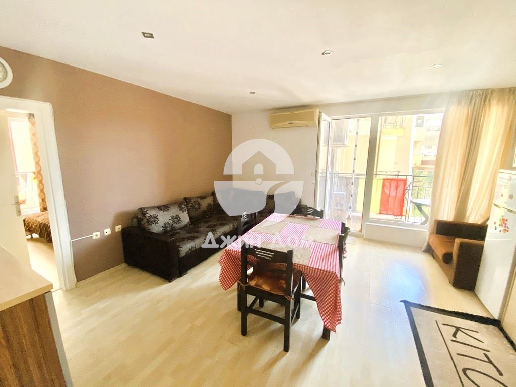 Просторен обзаведен тристаен апартамент в к-с Сънсет, гр. Свети Влас - 0