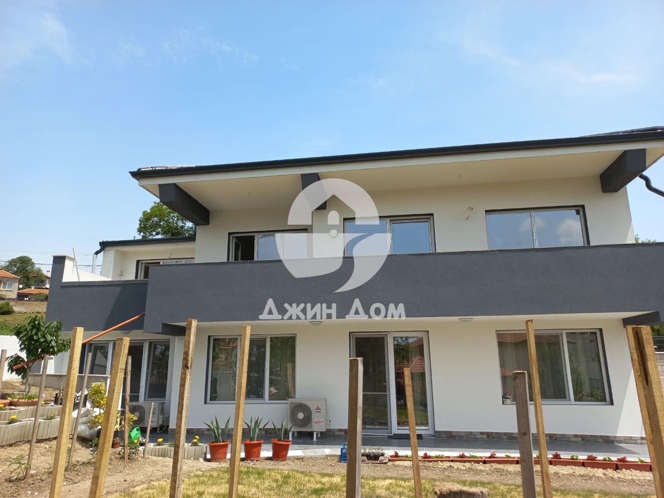 Просторна двуетажна къща в гр. Бяла - 0