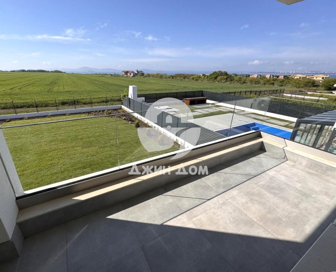 Двуетажна къща с ГЛЕДКА МОРЕ в м-т Лахана, гр. Поморие - 0