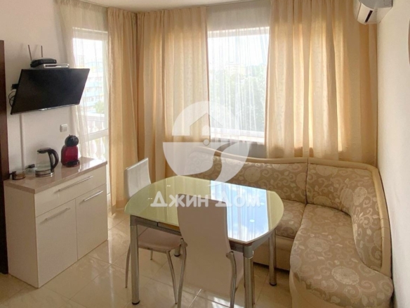 Тристаен апартамент с ГЛЕДКА ПЛАНИНА в к-с „Сий Даймънд“, к.к.Сл. бряг - 0