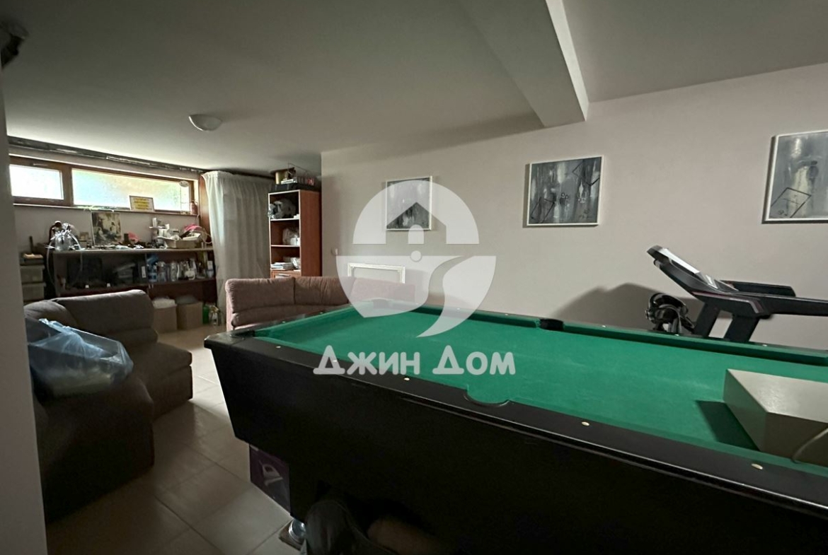 Просторна триетажна къща с ПАНОРАМА МОРЕ в гр. Свети Влас - 0