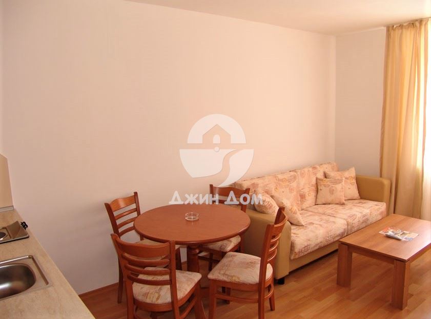 Просторен двустаен апартамент в к-с „Сънрайс“, к.к. Слънчев бряг - 0