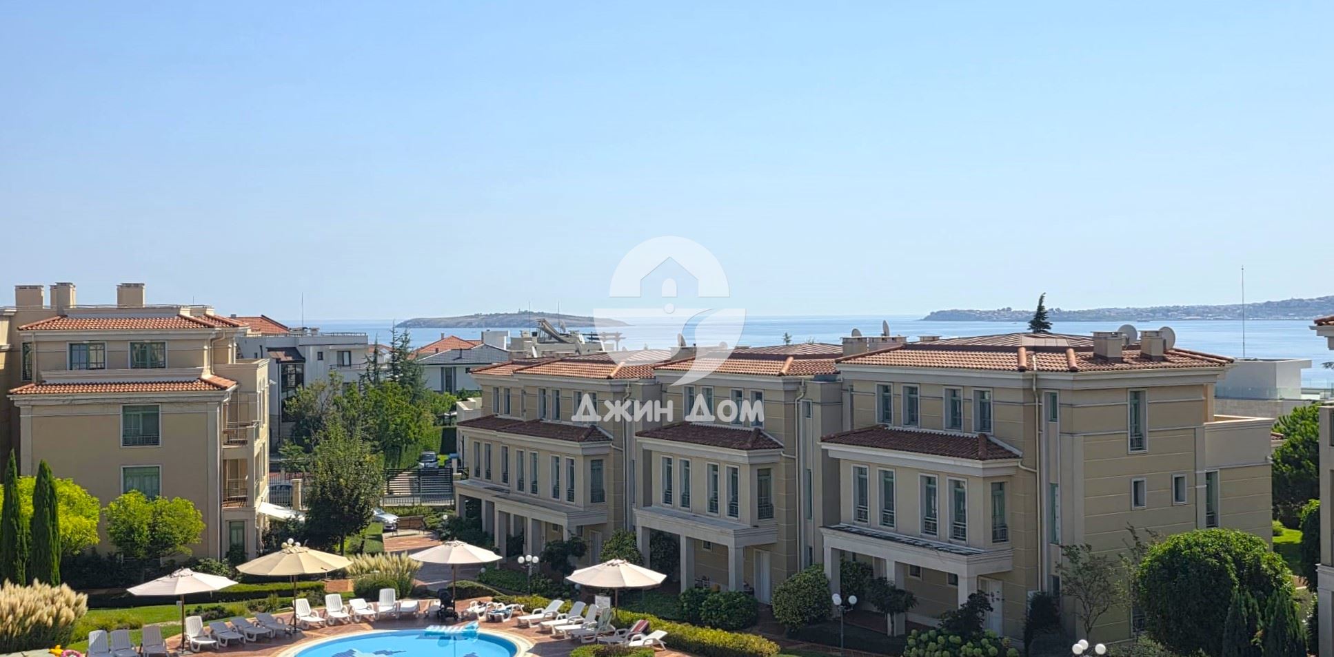 Тристаен апартамент с ГЛЕДКА МОРЕ в к-с Флорес Гарден, гр. Черноморец - 0