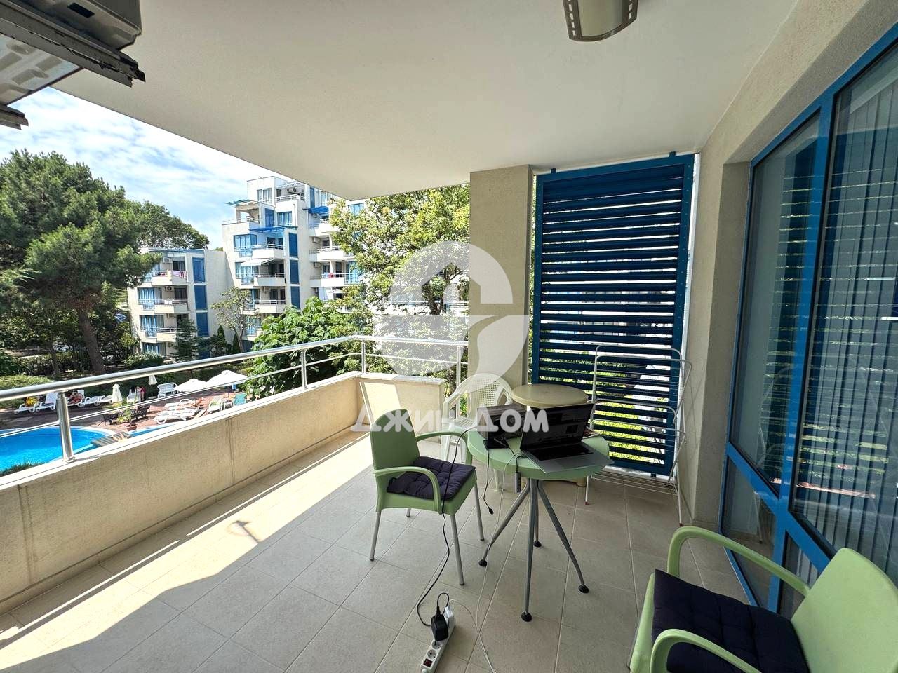 Просторен двустаен апартамент в к-с „Екселсиор“, Сл. бряг - 0