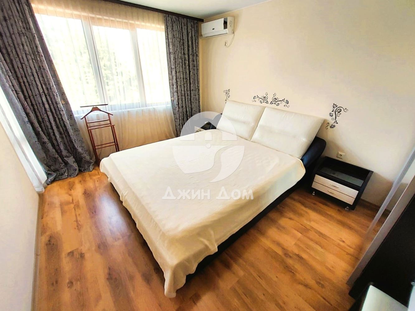 Просторен тристаен апартамент с ПАНОРАМА МОРЕ в к-с „Рич 3“, с. Равда - 0