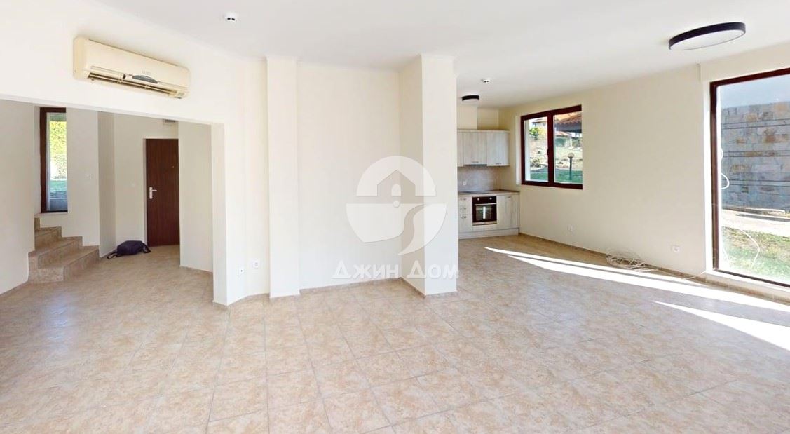 Просторна двуетажна къща в к-с „Бей Вю Вилас“, с. Кошарица - 0