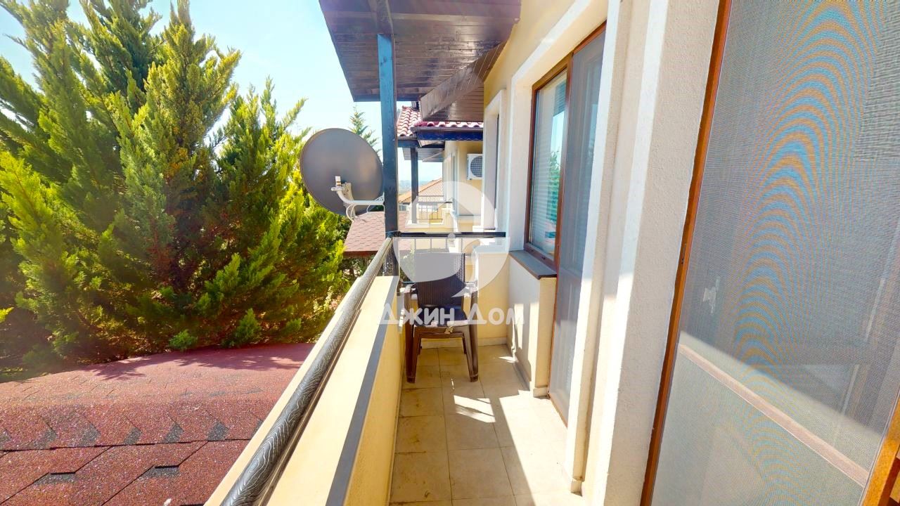 Обзаведена триетажна къща в к-с Свети Георги, с. Кошарица - 0