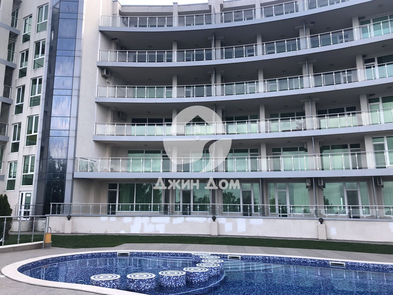 Двустаен апартамент с ПАНОРАМА МОРЕ в к-с „Силвър Бийч“, гр. Бяла - 0