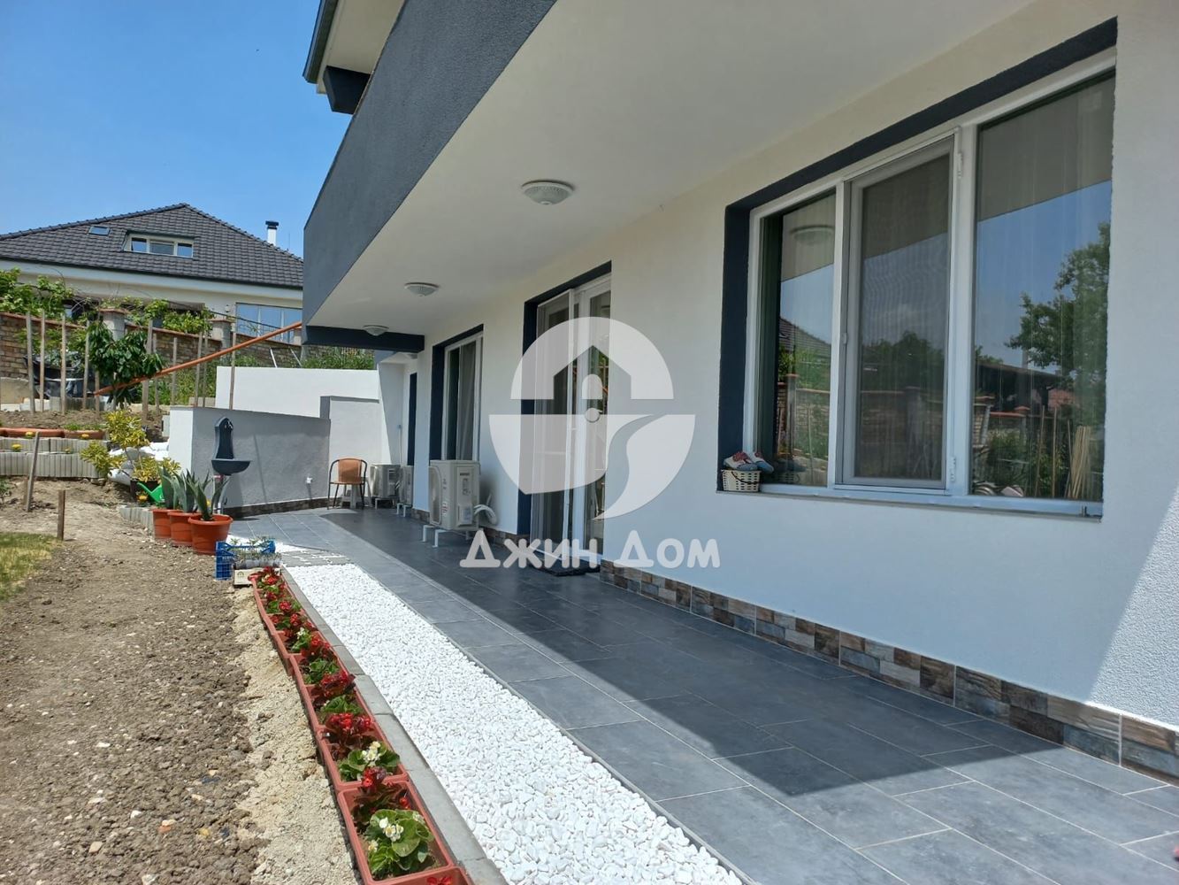 Просторна двуетажна къща в гр. Бяла - 0