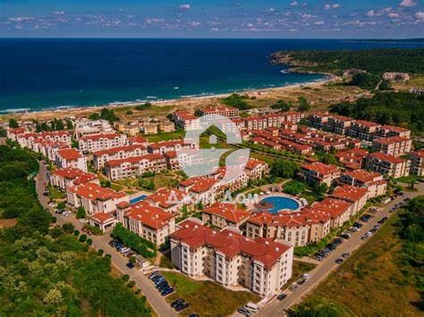 Просторен едностаен апартамент в к-с Грийн Лайф Бийч Резорт, Созопол - 0