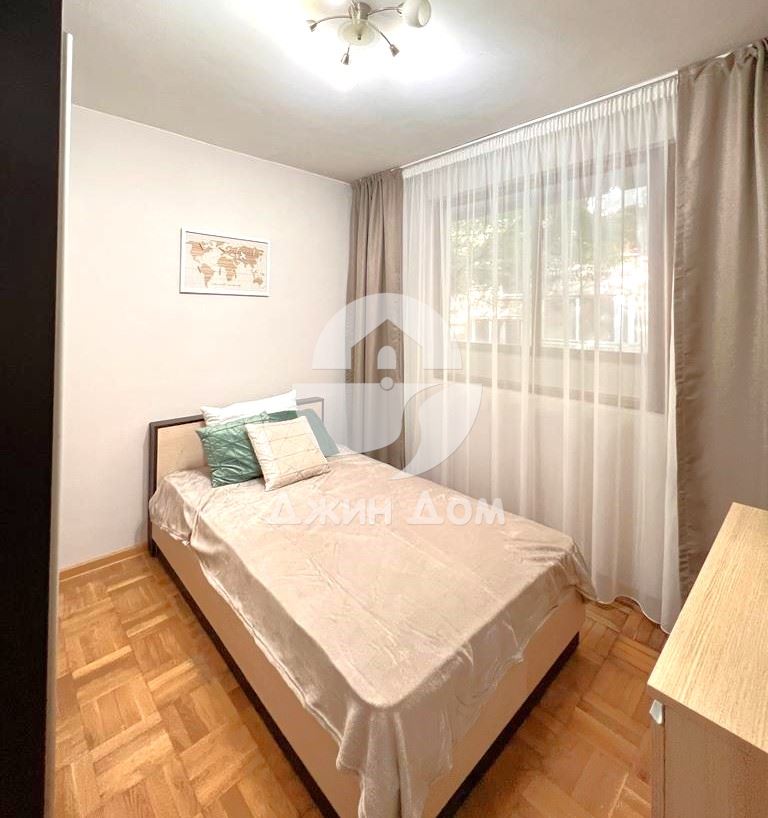 Стилен тристаен апартамент в центъра на гр. Бургас - 0