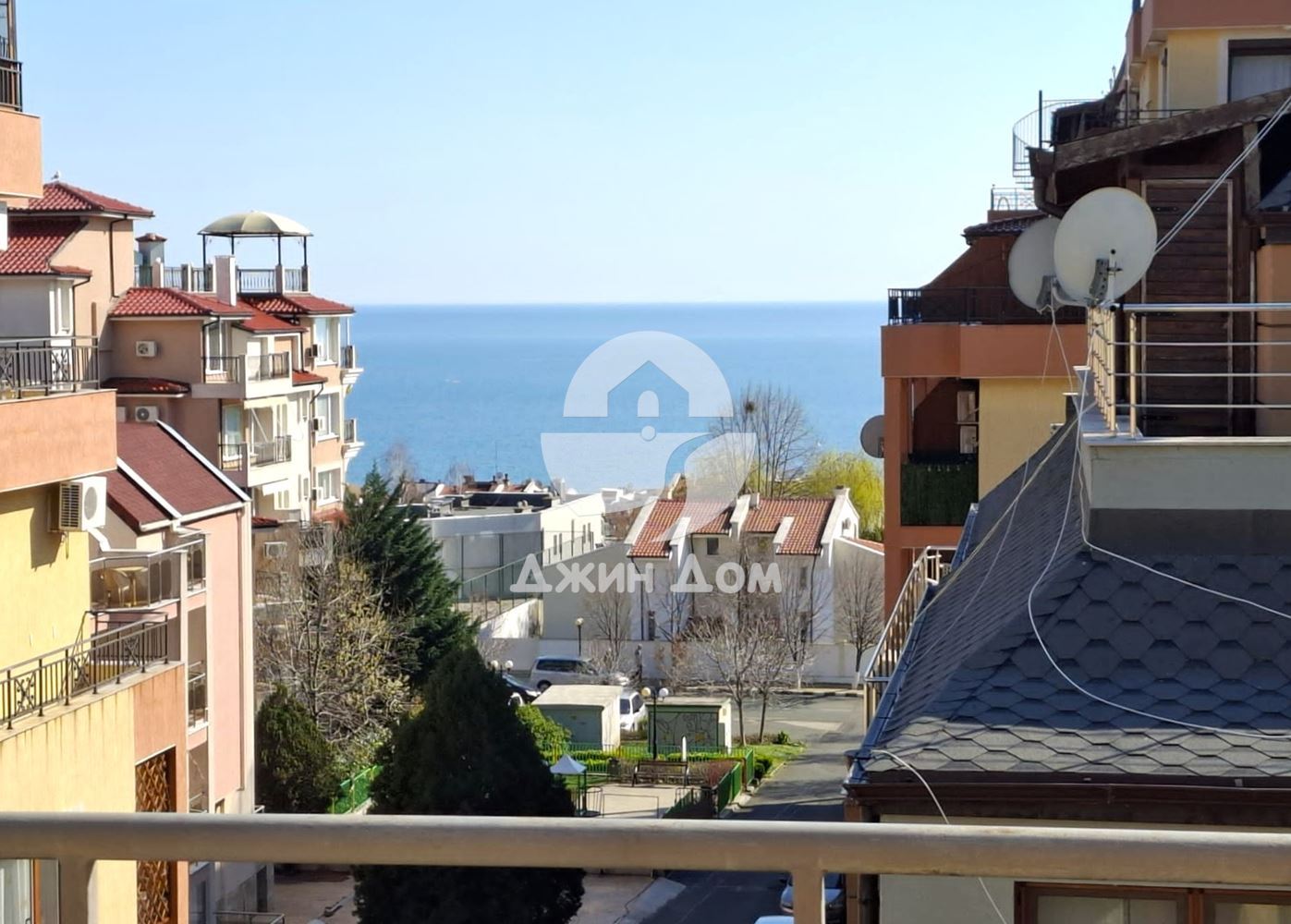 Тристаен апартамент с ГЛЕДКА МОРЕ в к-с Сиана 2, гр. Свети Влас - 0