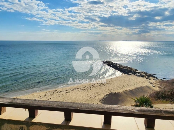 Четиристаен пентхаус с ПАНОРАМА МОРЕ в к-с Етъра 1, гр. Свети Влас - 0