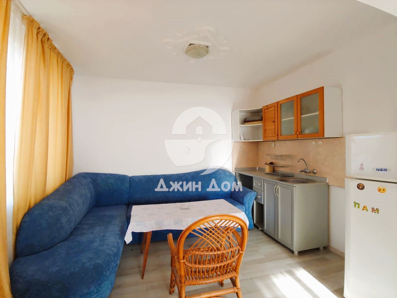 Просторна обзаведена двуетажна къща в с. Кошарица - 0