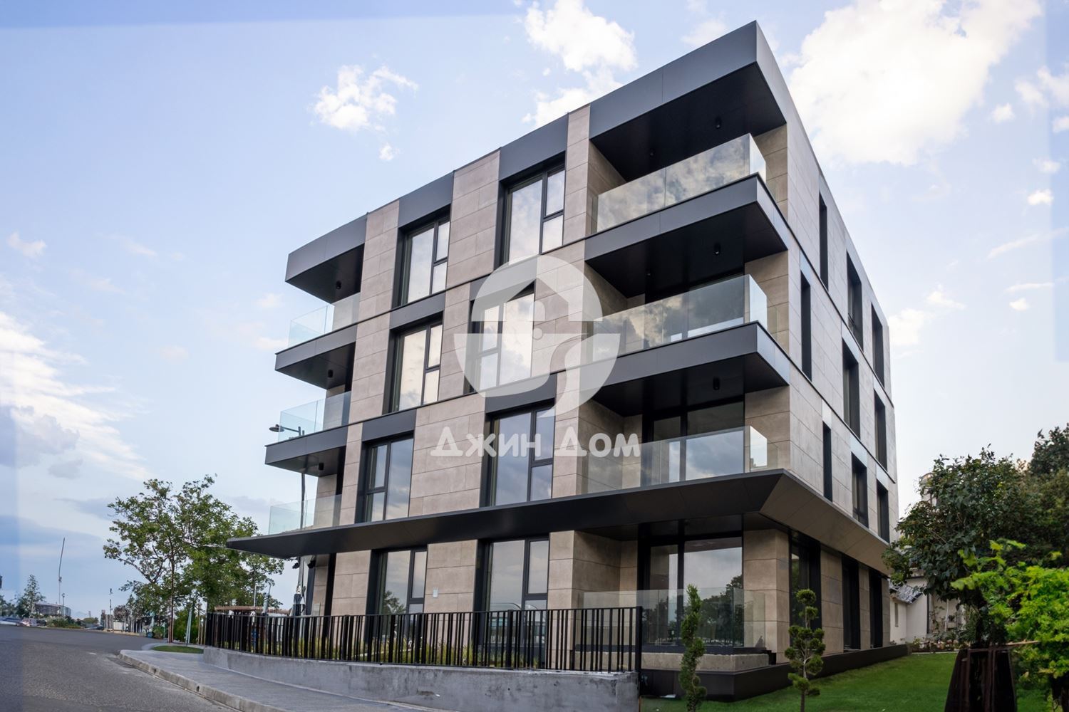 Просторен тристаен апартамент с ПАНОРАМА МОРЕ, гр. Несебър - 0