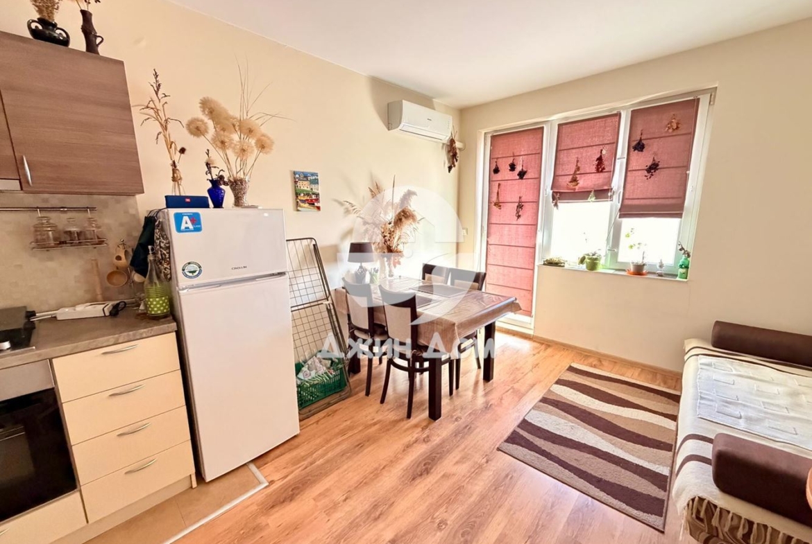 Двустаен апартамент с НИСКА ТАКСА в к-с „Виола 2“, гр. Несебър - 0