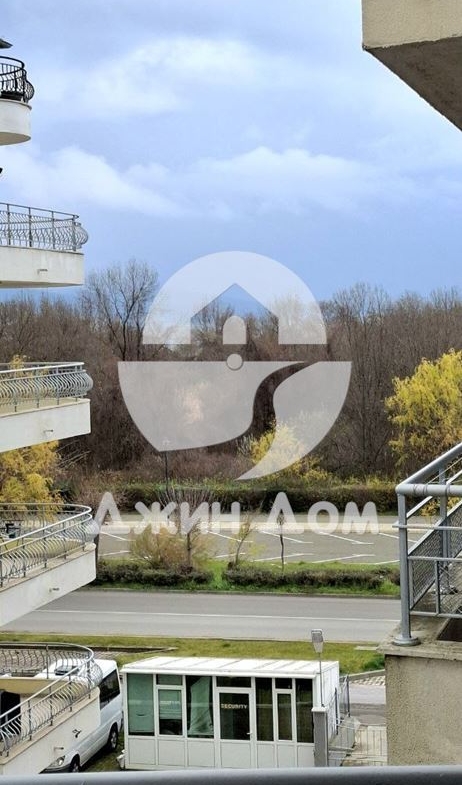 Просторен двустаен апартамент в к-с „Фаворит“, к.к. Слънчев бряг - 0