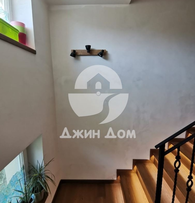 Двуетажна къща с басейн и ГЛЕДКА МОРЕ в гр. Черноморец - 0